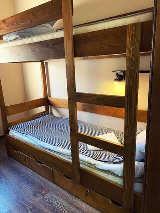 Хостелы Hostel Gulliver Ужгород Односпальная кровать в общем номере-6